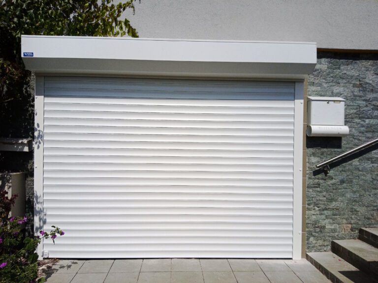 Rolo garažna vrata: Sodobna eleganca in funkcionalnost